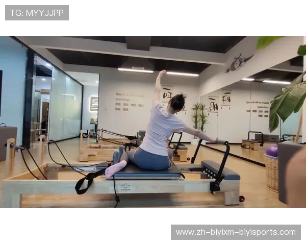 高效腹肌训练器械精选助你打造核心力量